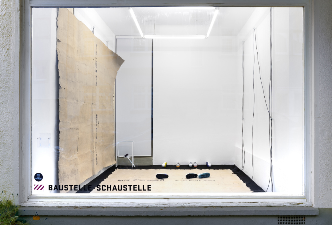 Schwerelos-performance copyright Jana Buch