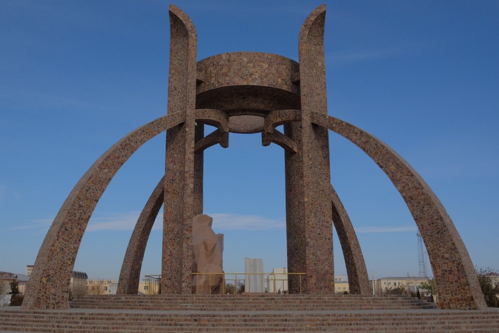 Avesta Monument from close copyright Pai Litzenberger